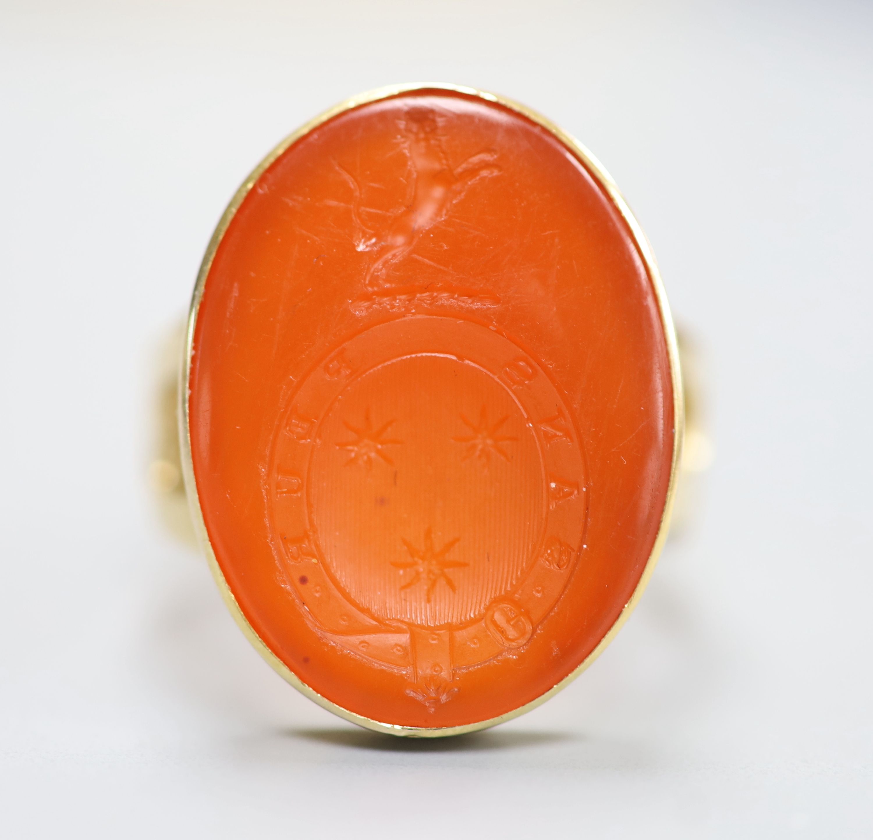 A modern Victorian style 9ct gold and oval carnelian set signet ring (adapted)